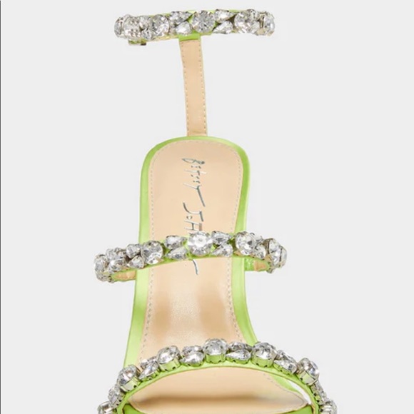 New In Box Betsey Johnson Citron High Heels - 7.5 - Picture 2 of 5